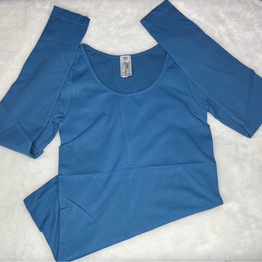 Yahada Teal Seamless Long Sleeve  New Fits Small to XL Very Stretchy